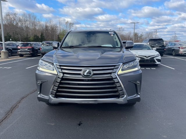 2017 Lexus LX 570 photo 2