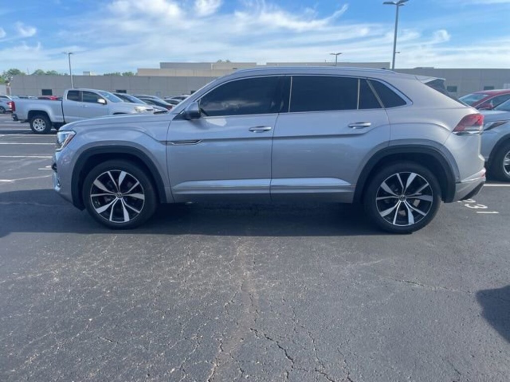 Used 2024 Volkswagen Atlas Cross Sport 2.0T SEL Premium R-Line SUV