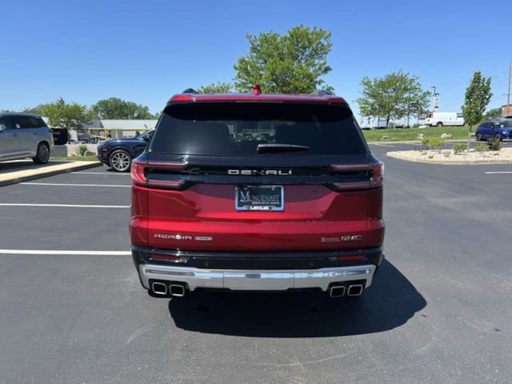 Used 2024 GMC Acadia AWD Denali SUV