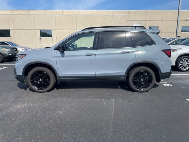 2024 Honda Passport Black Edition photo 3