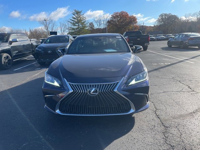 2019 Lexus ES 350 photo 2