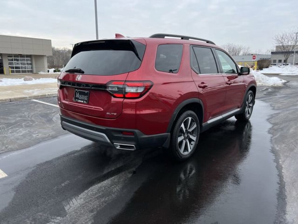 Used 2023 Honda Pilot Elite SUV