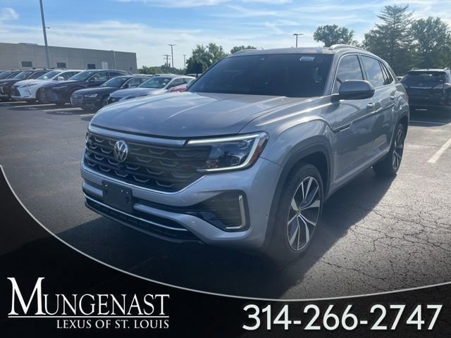 2024 Volkswagen Atlas Cross Sport 2.0T SEL Premium R-Line 4MOTION's photo