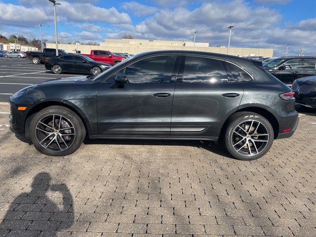 2022 Porsche Macan Base photo 3