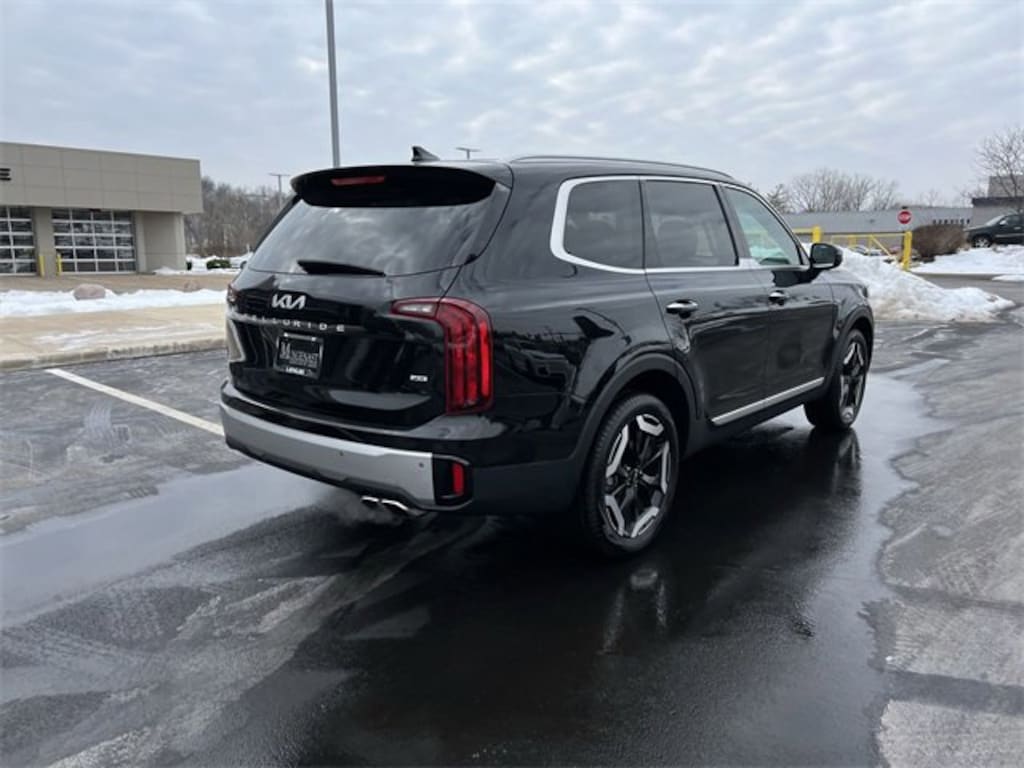 Used 2024 Kia Telluride S SUV