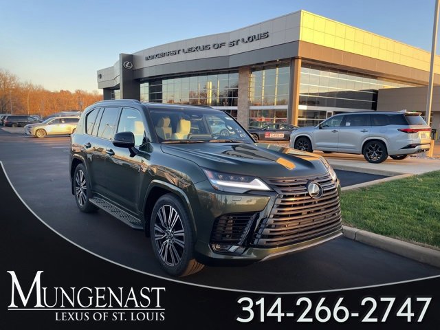 2025 Lexus LX Luxury's photo