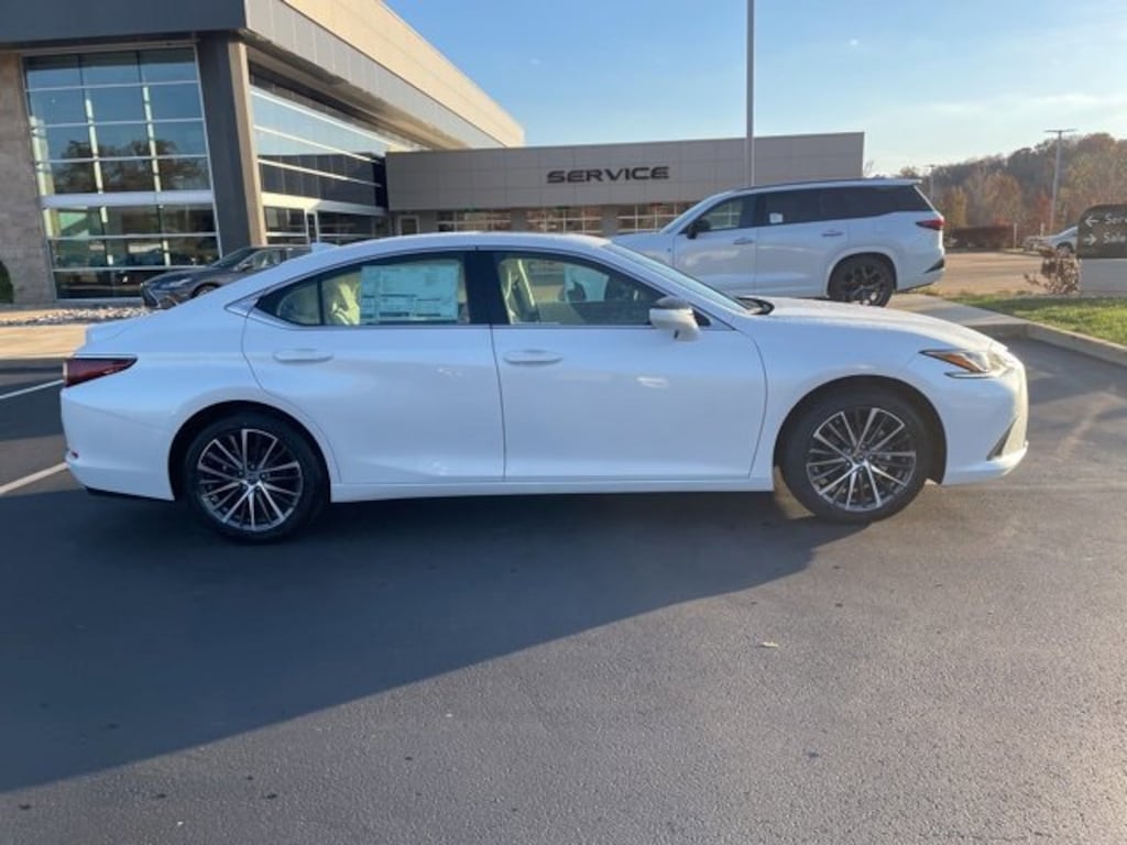 New 2025 Lexus ES 350 4-DOOR SEDAN