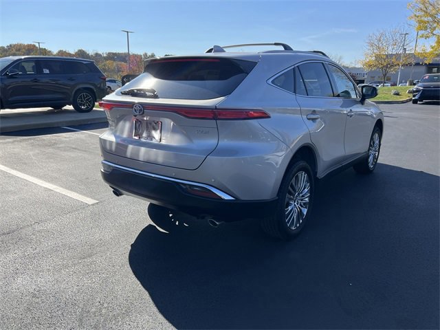 2024 Toyota Venza XLE photo 2