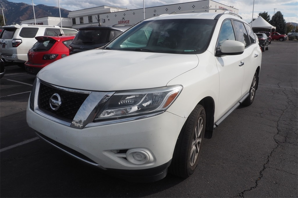 Used 2013 Nissan Pathfinder SV SUV