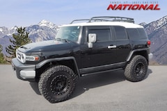 2014 Toyota FJ Cruiser AT 4WD V6 SUV