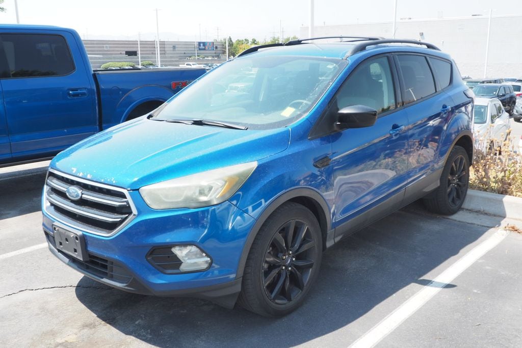 Used 2017 Ford Escape SE with VIN 1FMCU9GD5HUC34536 for sale in Sandy, UT