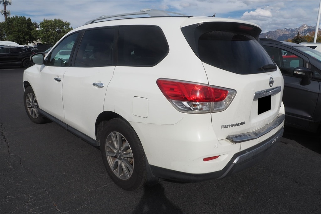 Used 2013 Nissan Pathfinder SV SUV