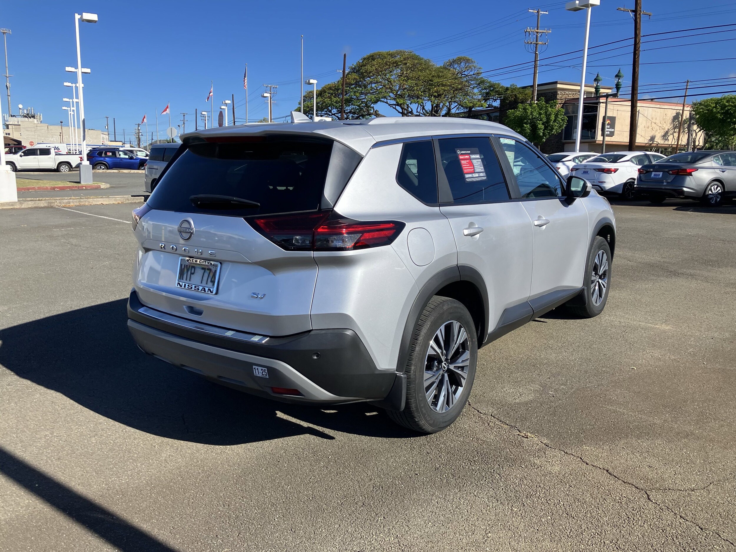 2023 Nissan Rogue SV photo 2