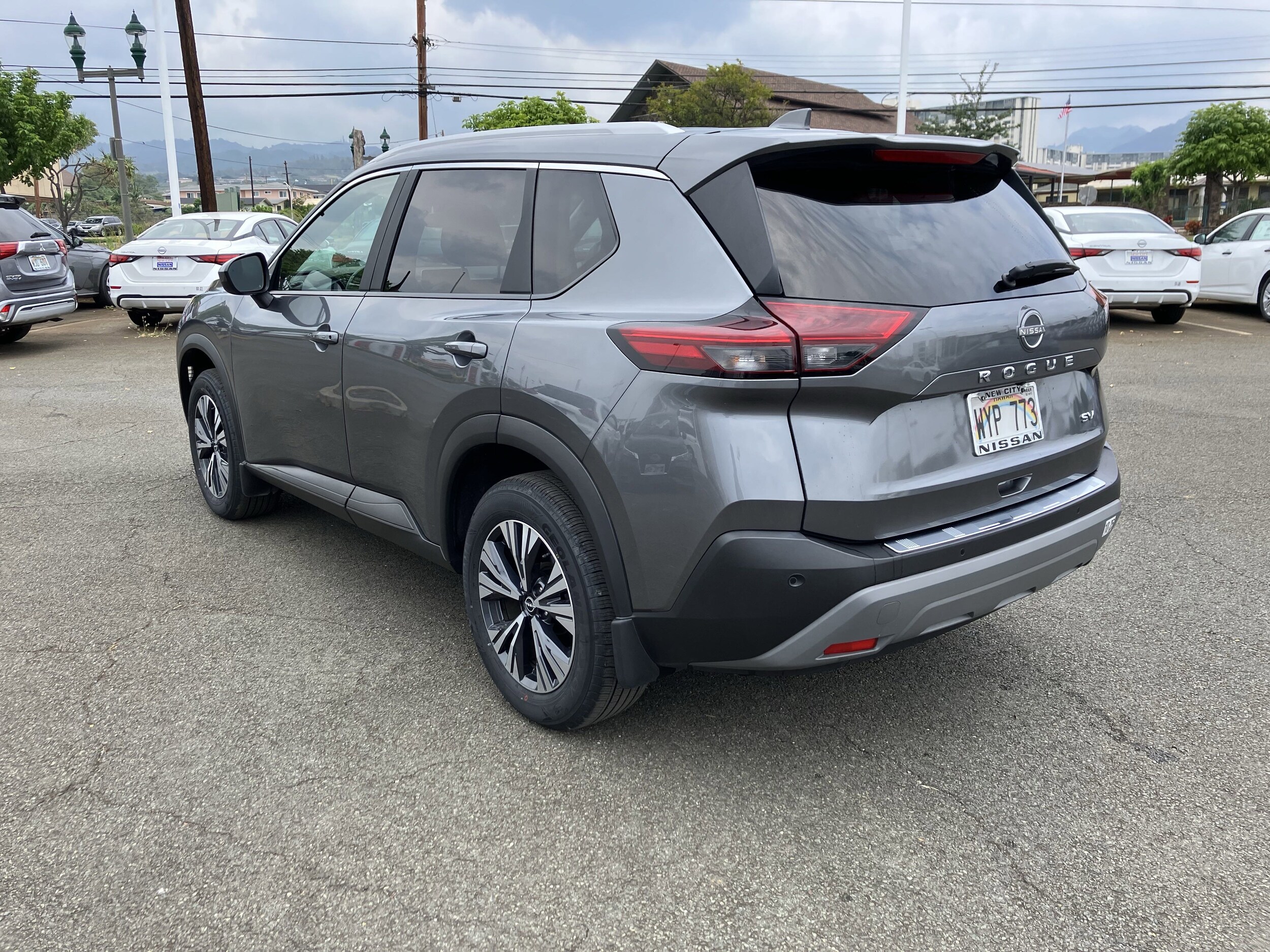 2023 Nissan Rogue SV photo 4