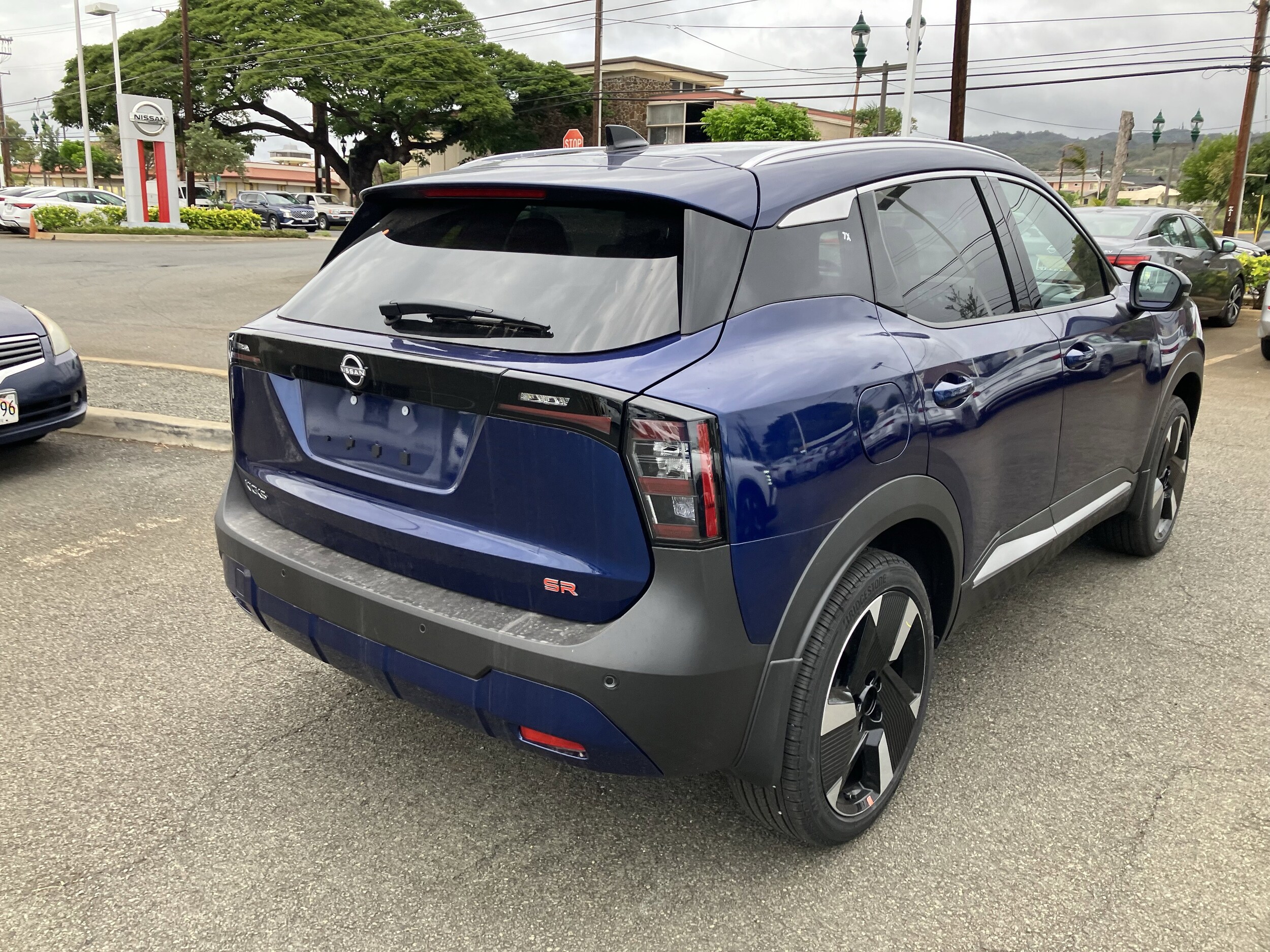 2026 Nissan Kicks SR photo 3