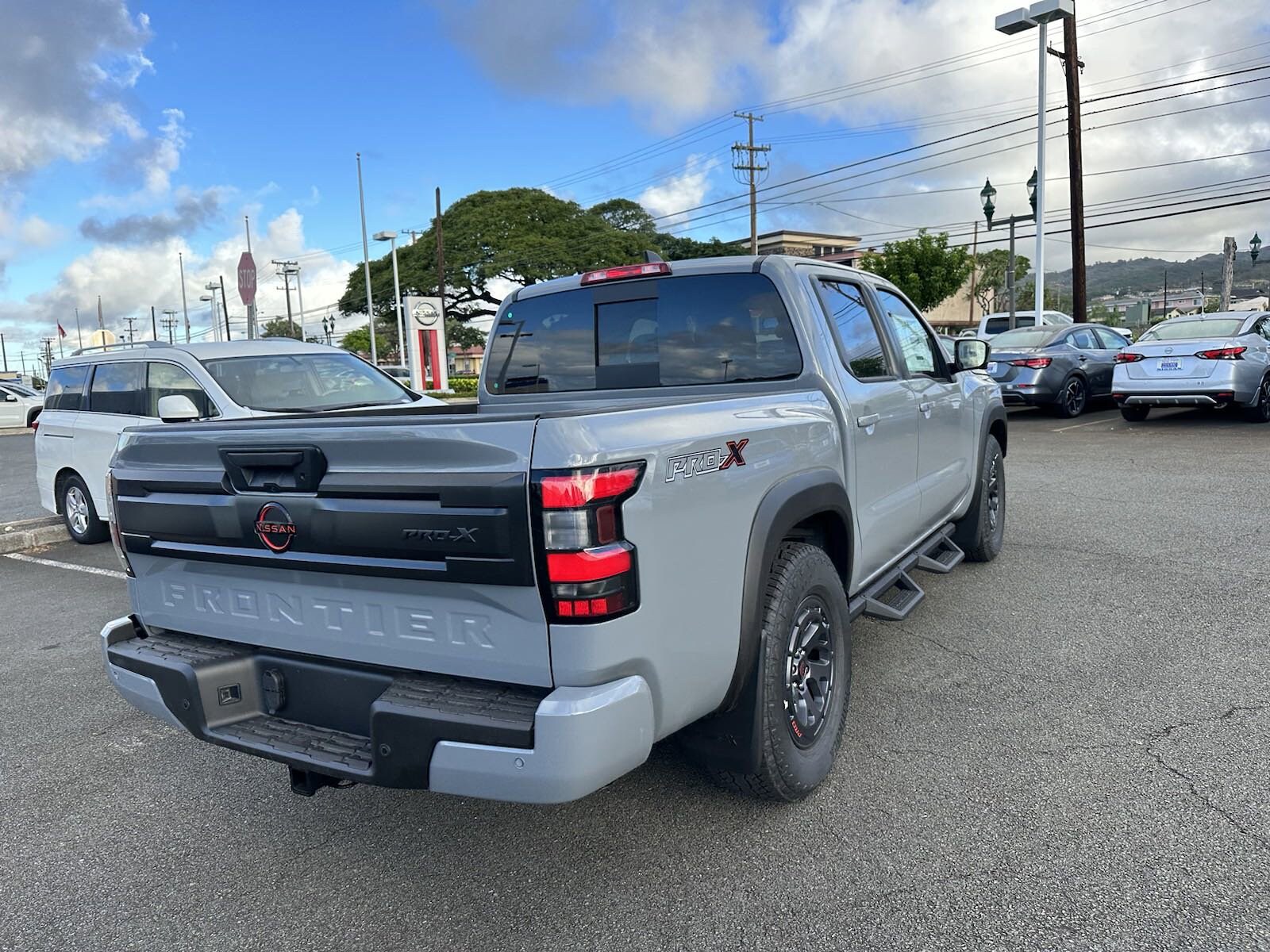 2025 Nissan Frontier PRO-X photo 3