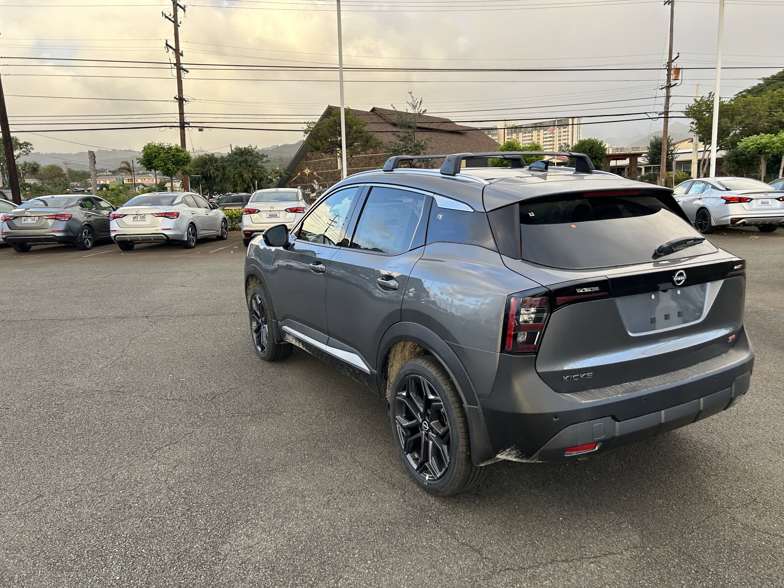 2026 Nissan Kicks SR photo 2