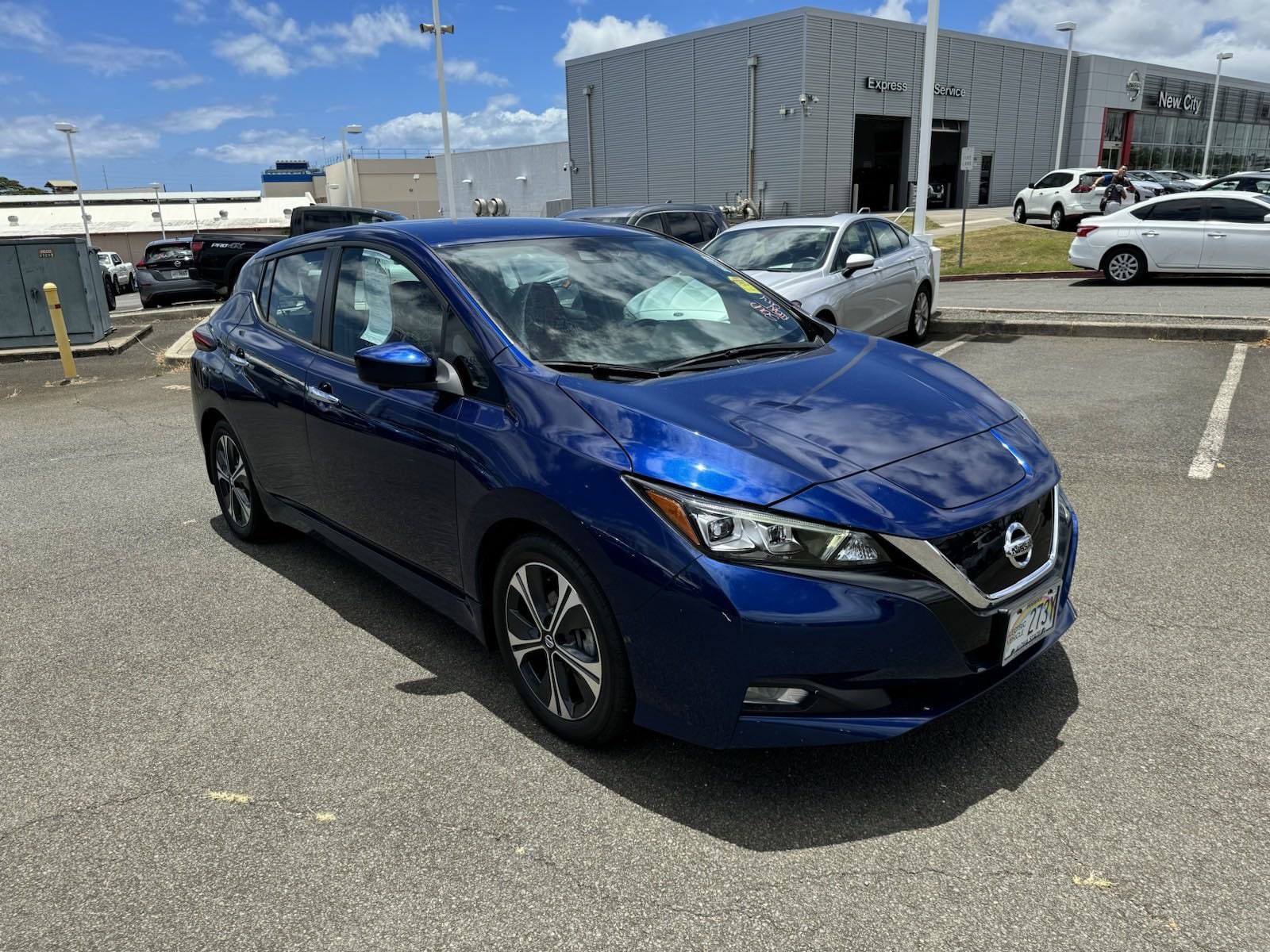 Used 2022 Nissan LEAF SV with VIN 1N4AZ1CV2NC562971 for sale in Honolulu, HI