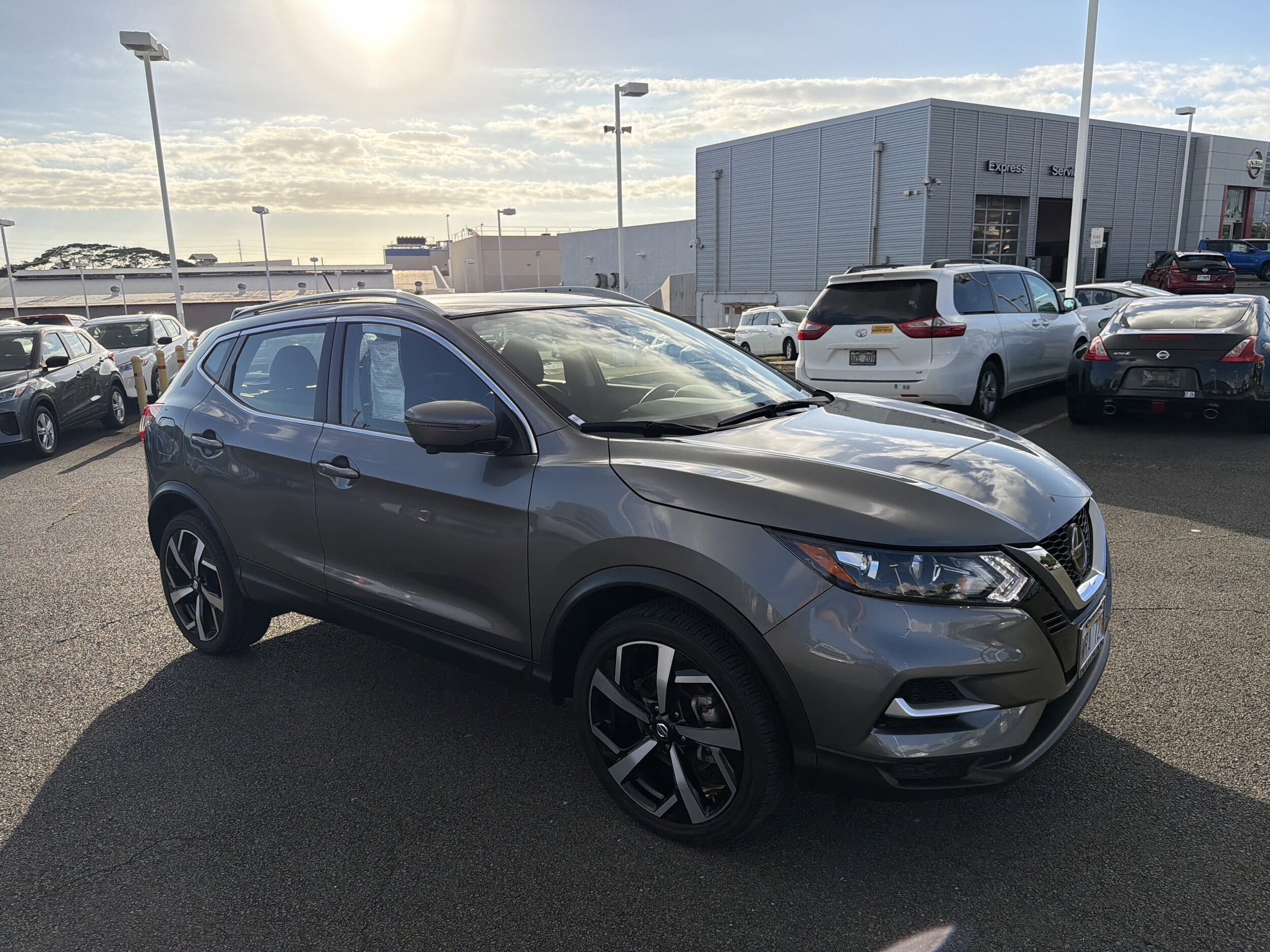 2022 Nissan Rogue Sport SL photo 2