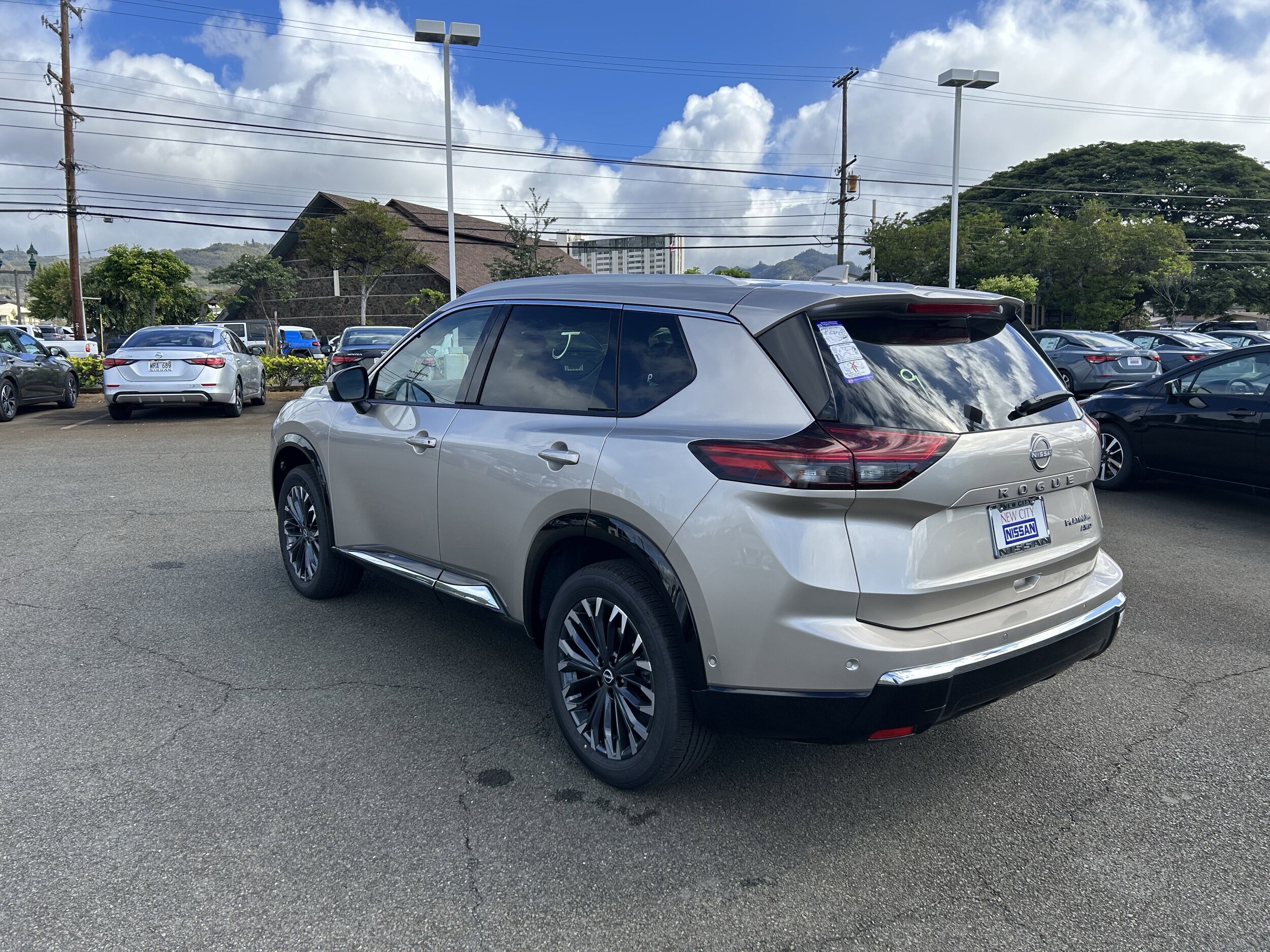 2026 Nissan Rogue Platinum photo 4