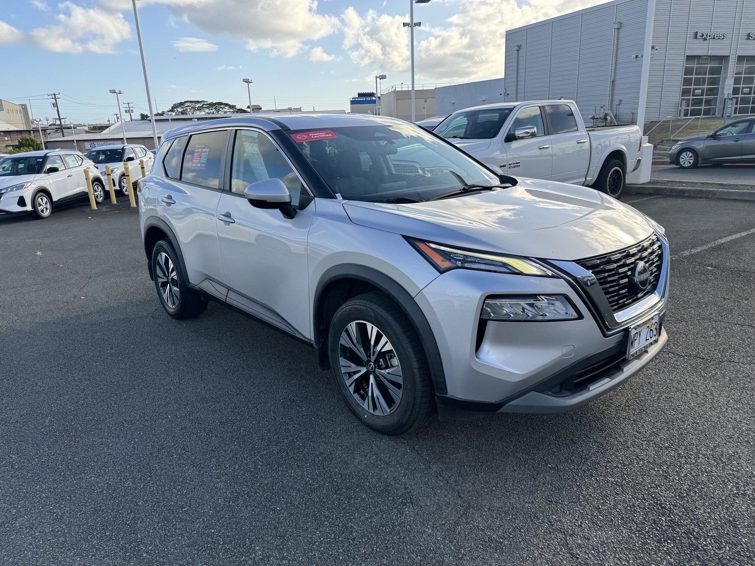 2022 Nissan Rogue SV photo 3