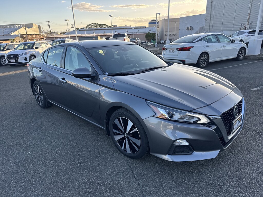Used 2022 Nissan Altima 2.5 SV Sedan