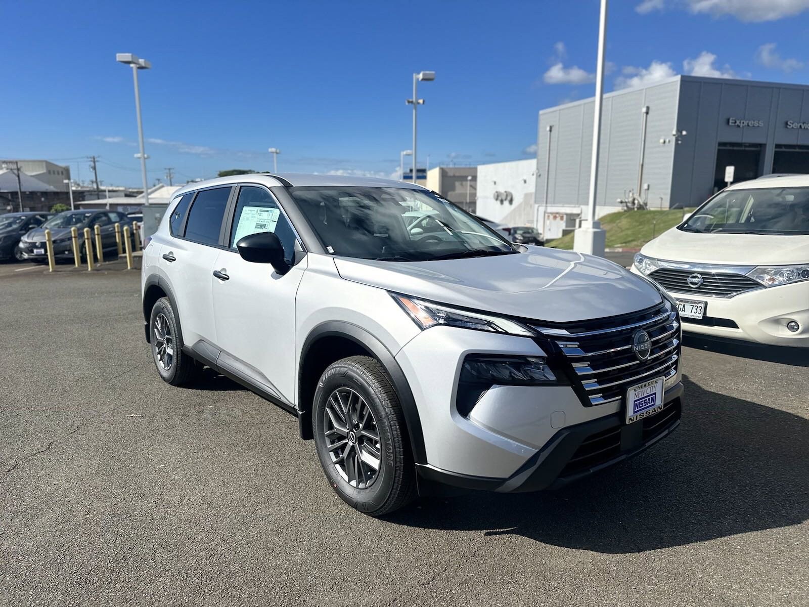 2025 Nissan Rogue S photo 2