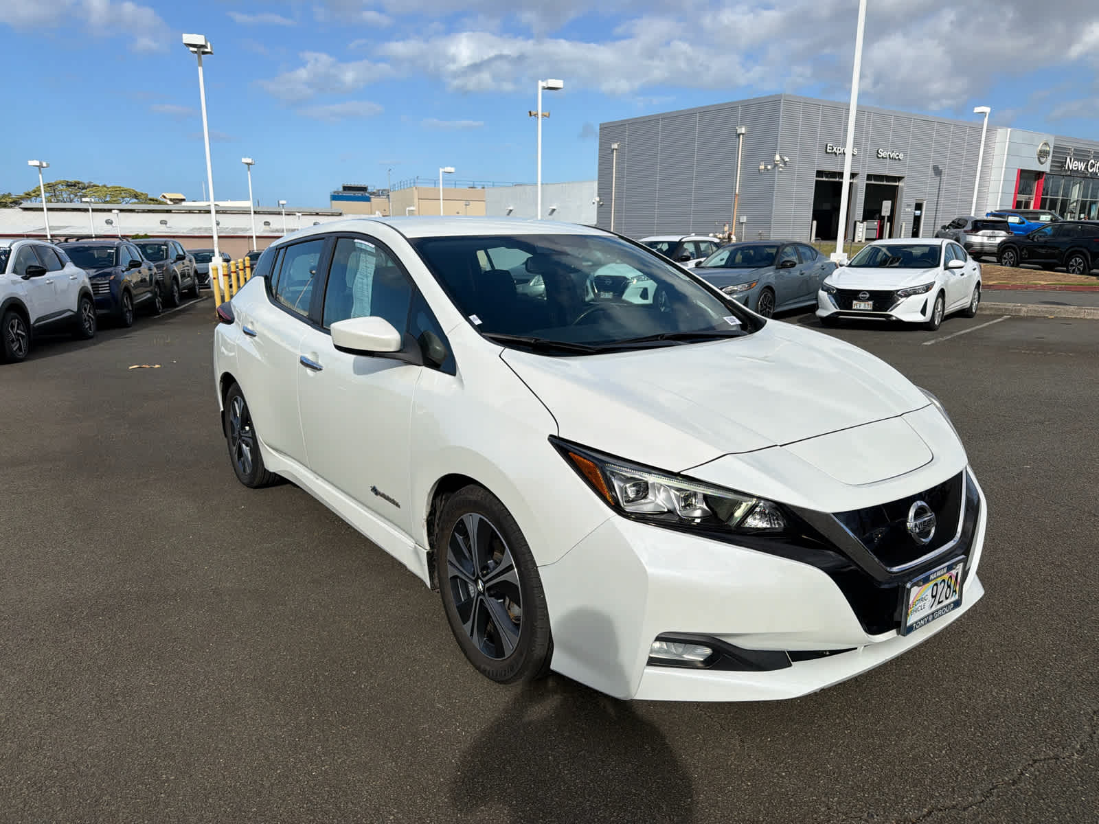 Used 2018 Nissan LEAF SV with VIN 1N4AZ1CP6JC301449 for sale in Honolulu, HI
