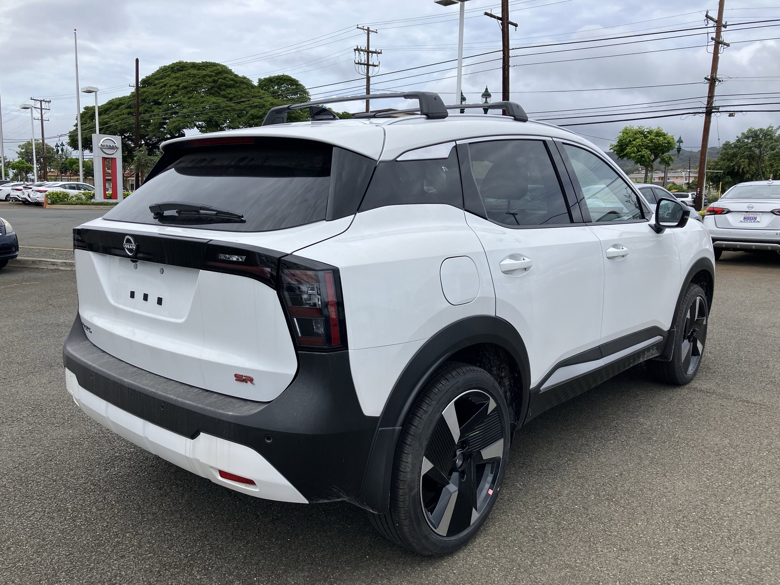 2026 Nissan Kicks SR photo 2