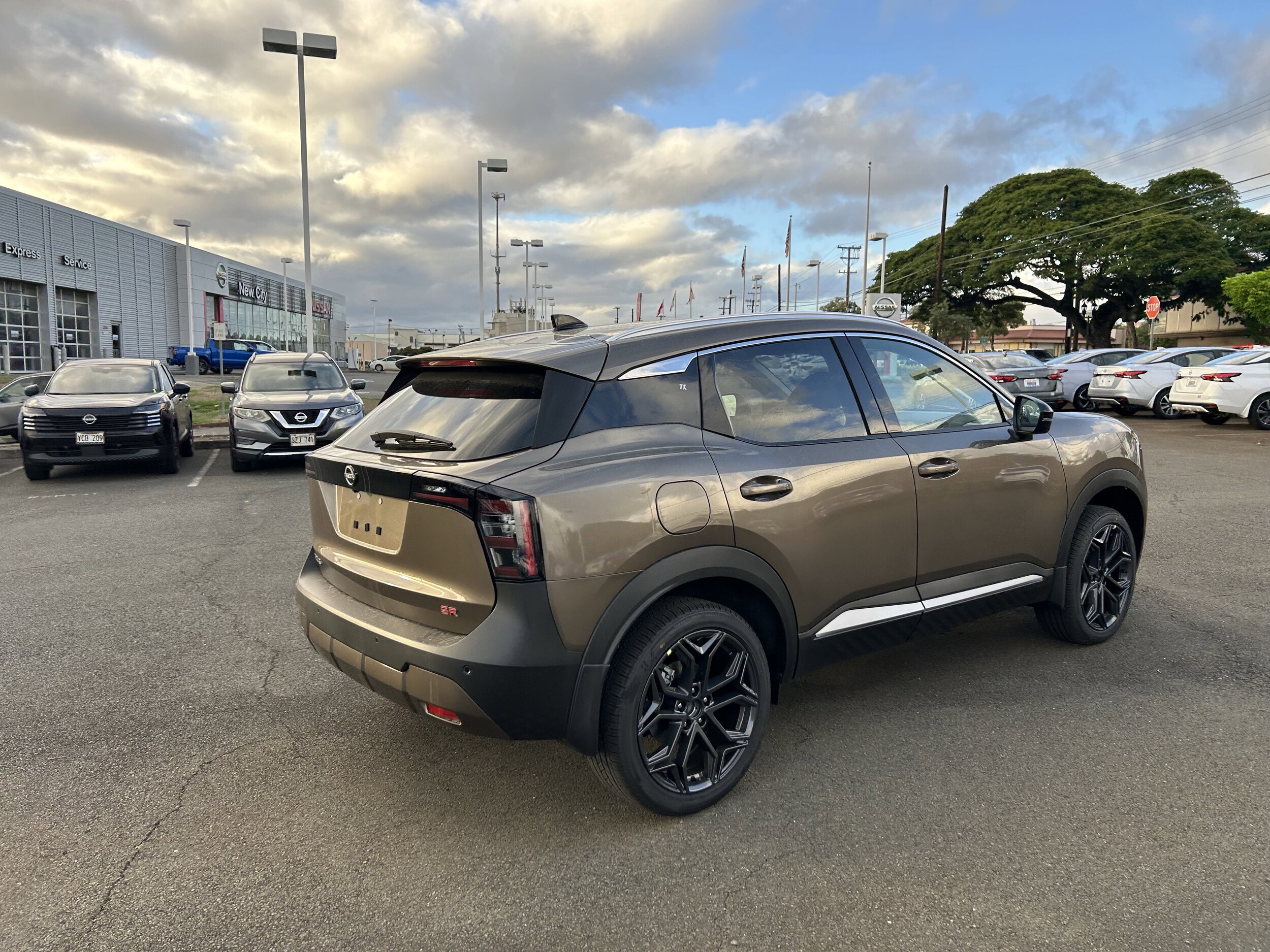 2026 Nissan Kicks SR photo 3