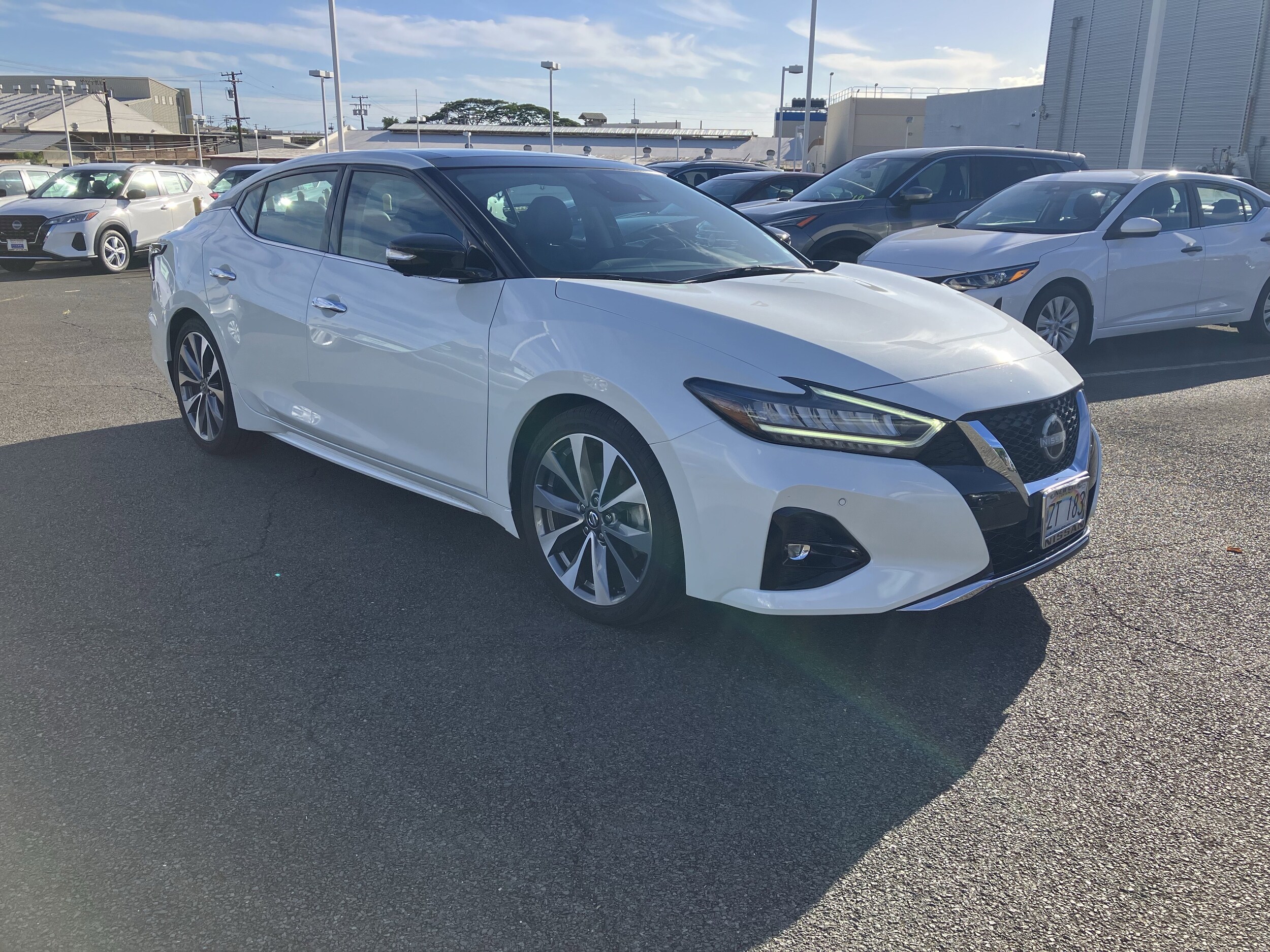 2023 Nissan Maxima Platinum photo 2