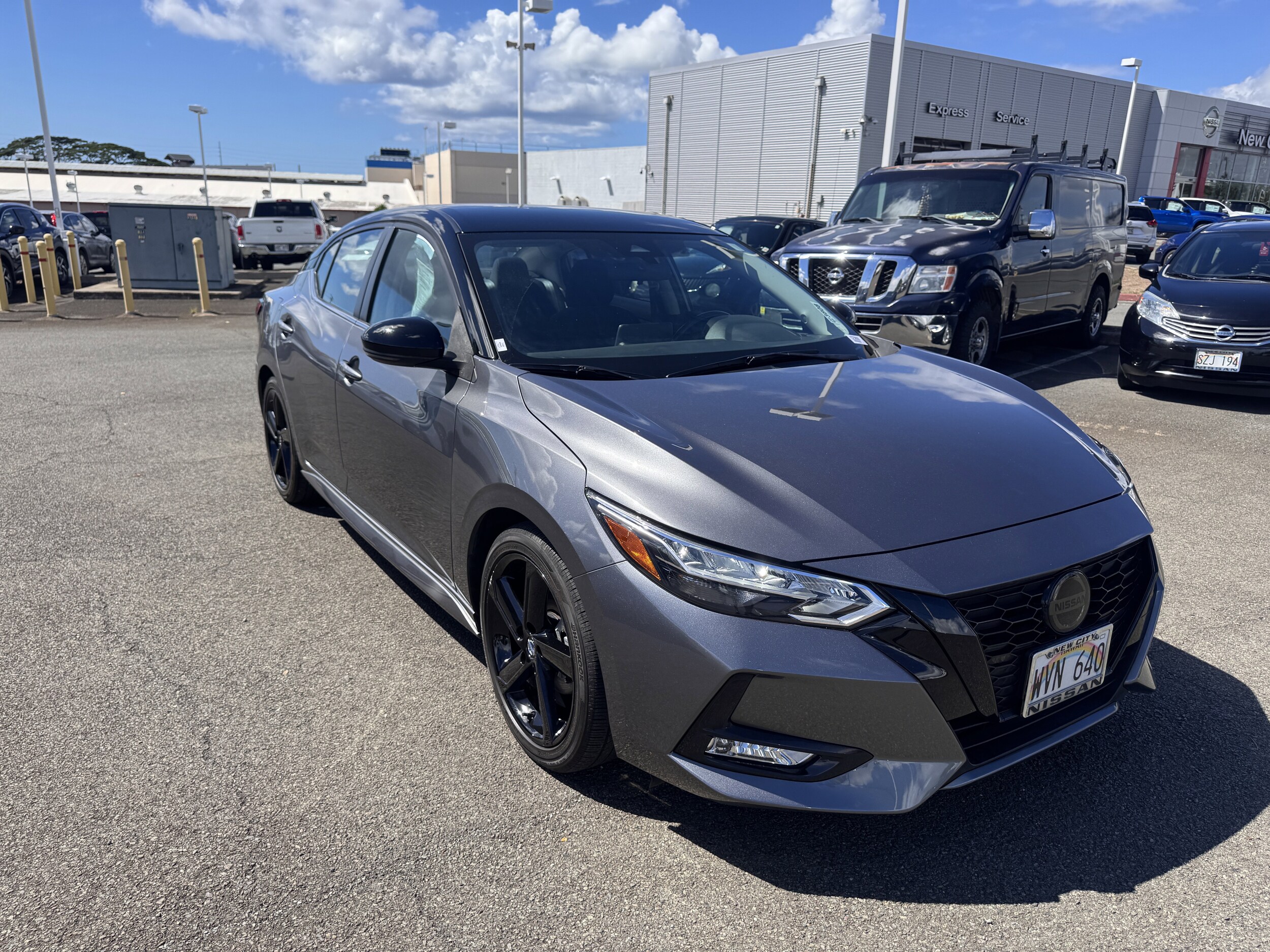 2022 Nissan Sentra SR photo 2