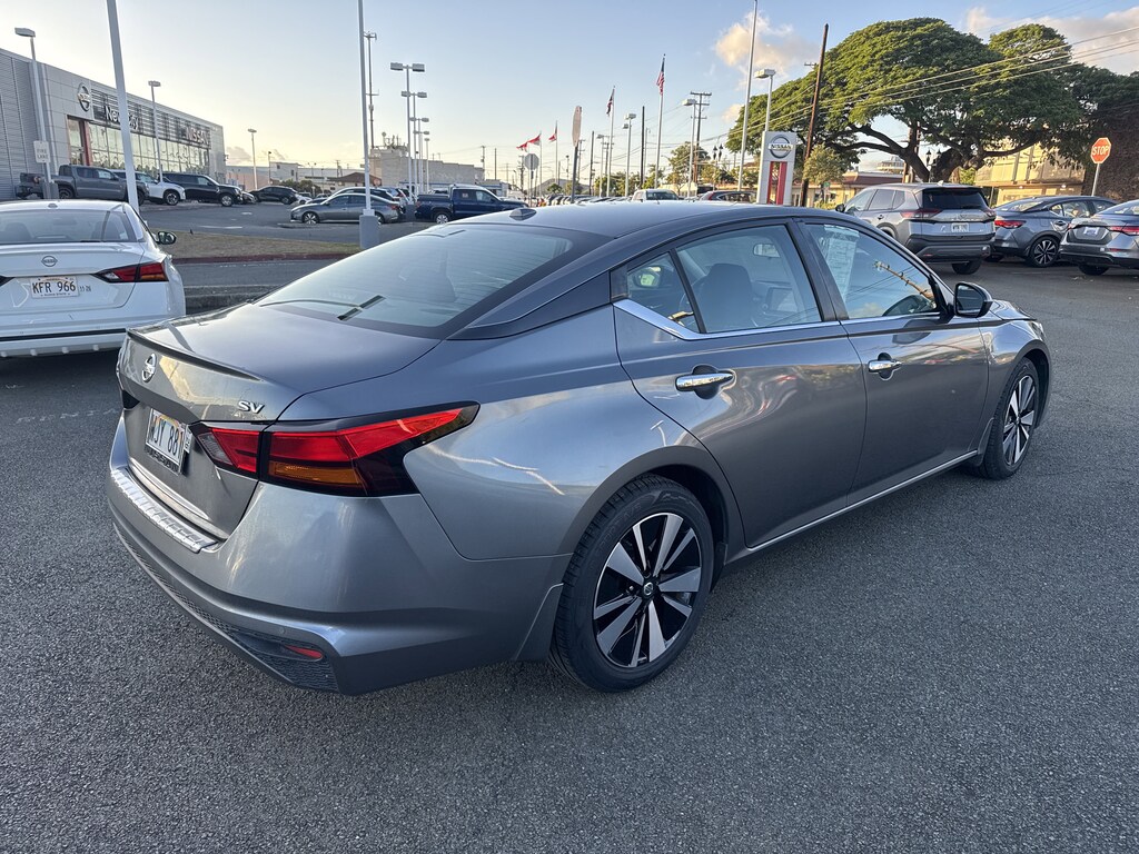 Used 2022 Nissan Altima 2.5 SV Sedan