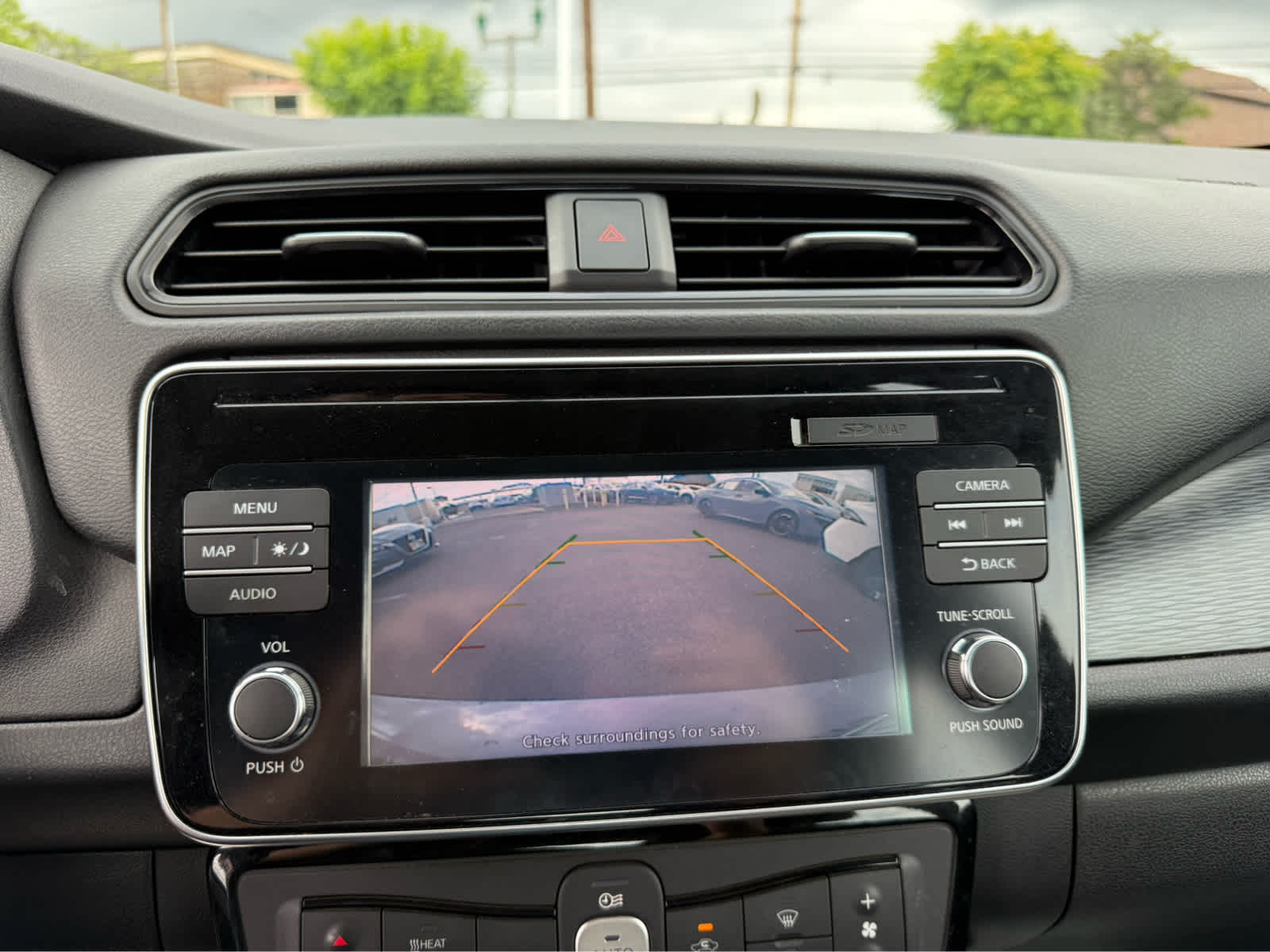 2018 Nissan LEAF SV - Photo 8