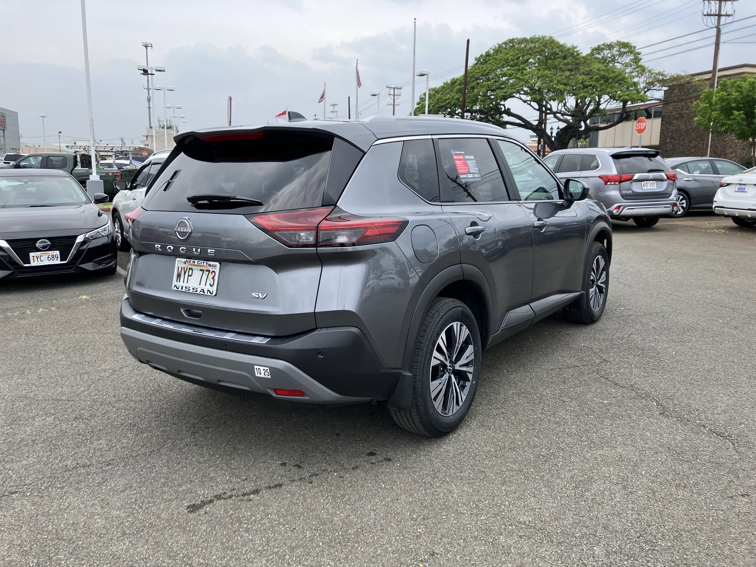 2023 Nissan Rogue SV photo 3