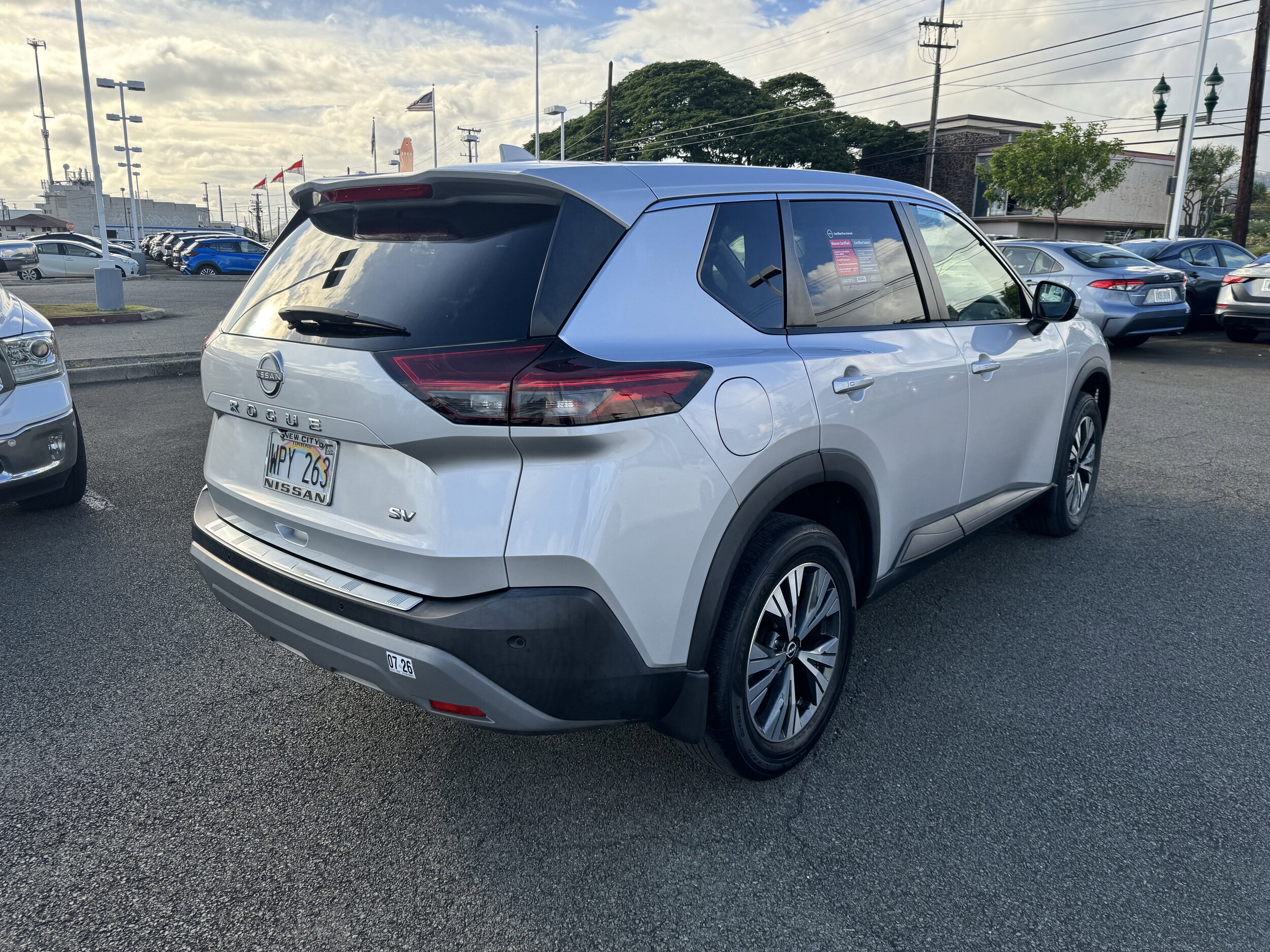 2022 Nissan Rogue SV photo 4