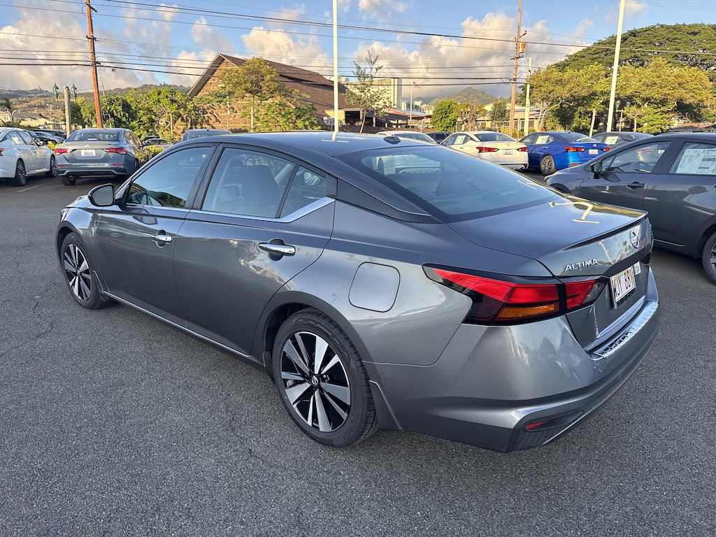 Used 2022 Nissan Altima 2.5 SV Sedan