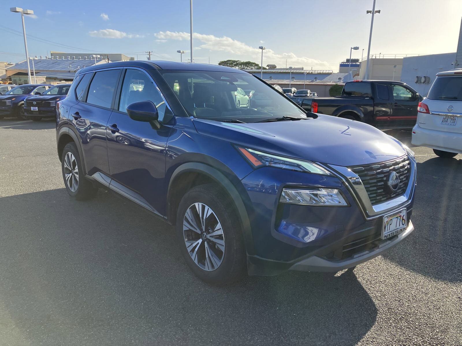 2023 Nissan Rogue SV photo 2