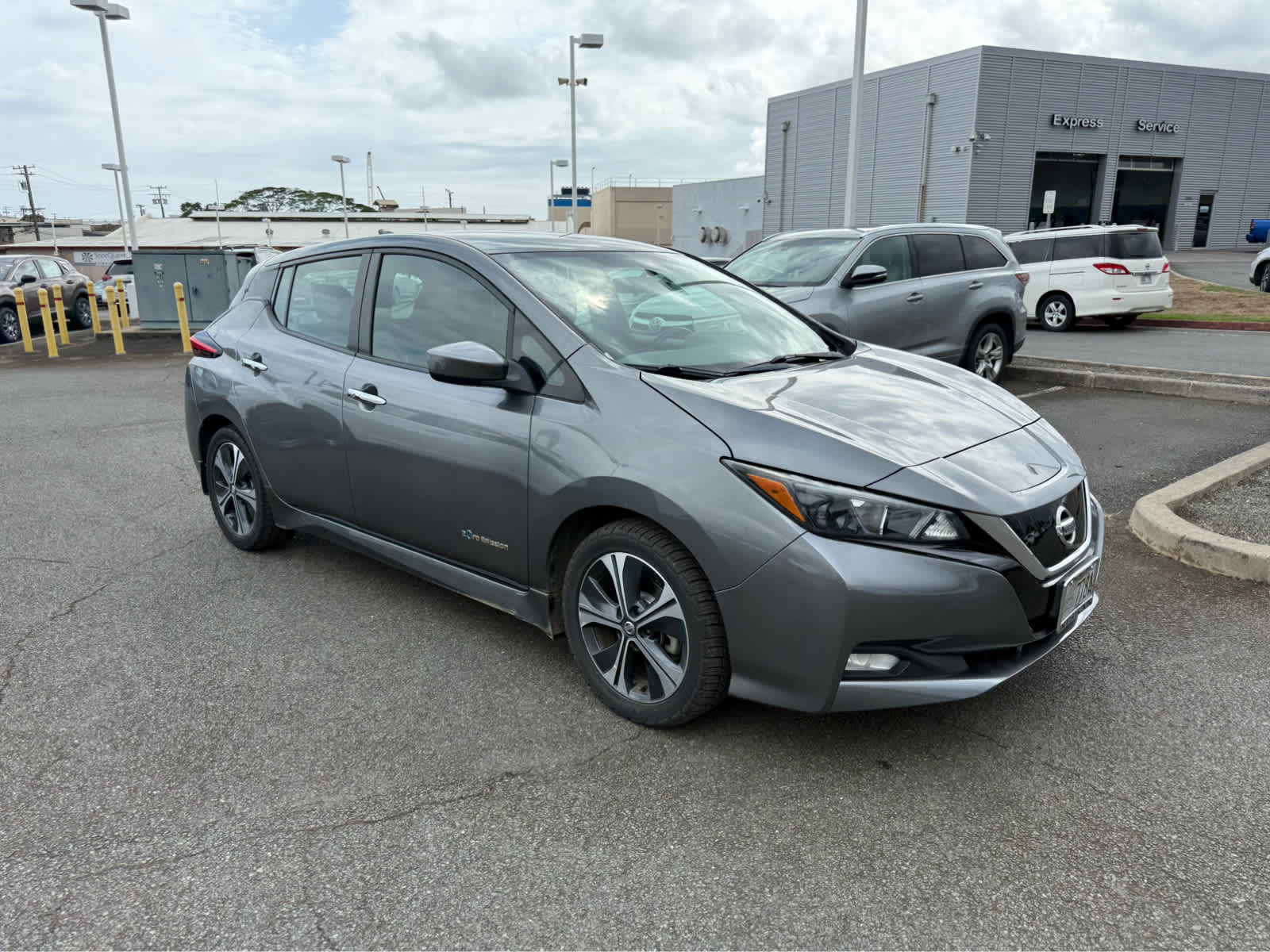 Used 2018 Nissan LEAF SV with VIN 1N4AZ1CP8JC301565 for sale in Honolulu, HI