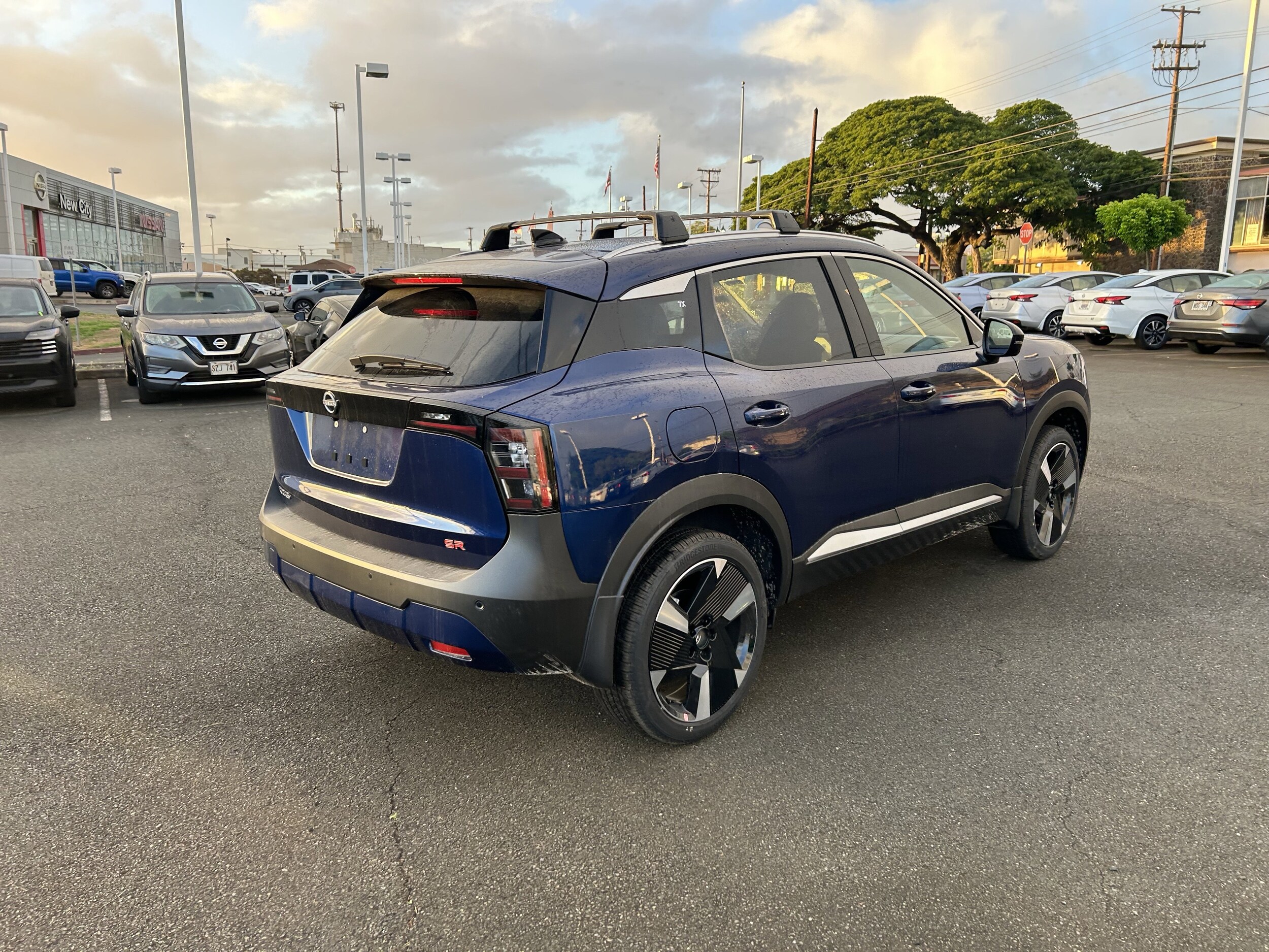 2026 Nissan Kicks SR photo 3