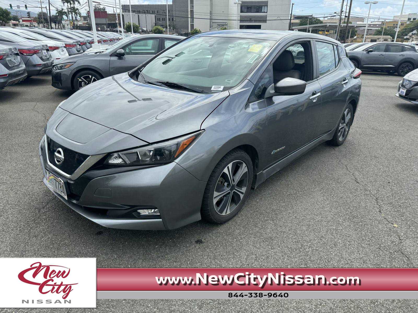 2018 Nissan LEAF SV's photo