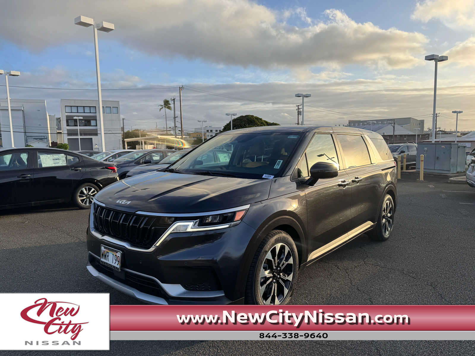 2024 Kia Carnival EX's photo