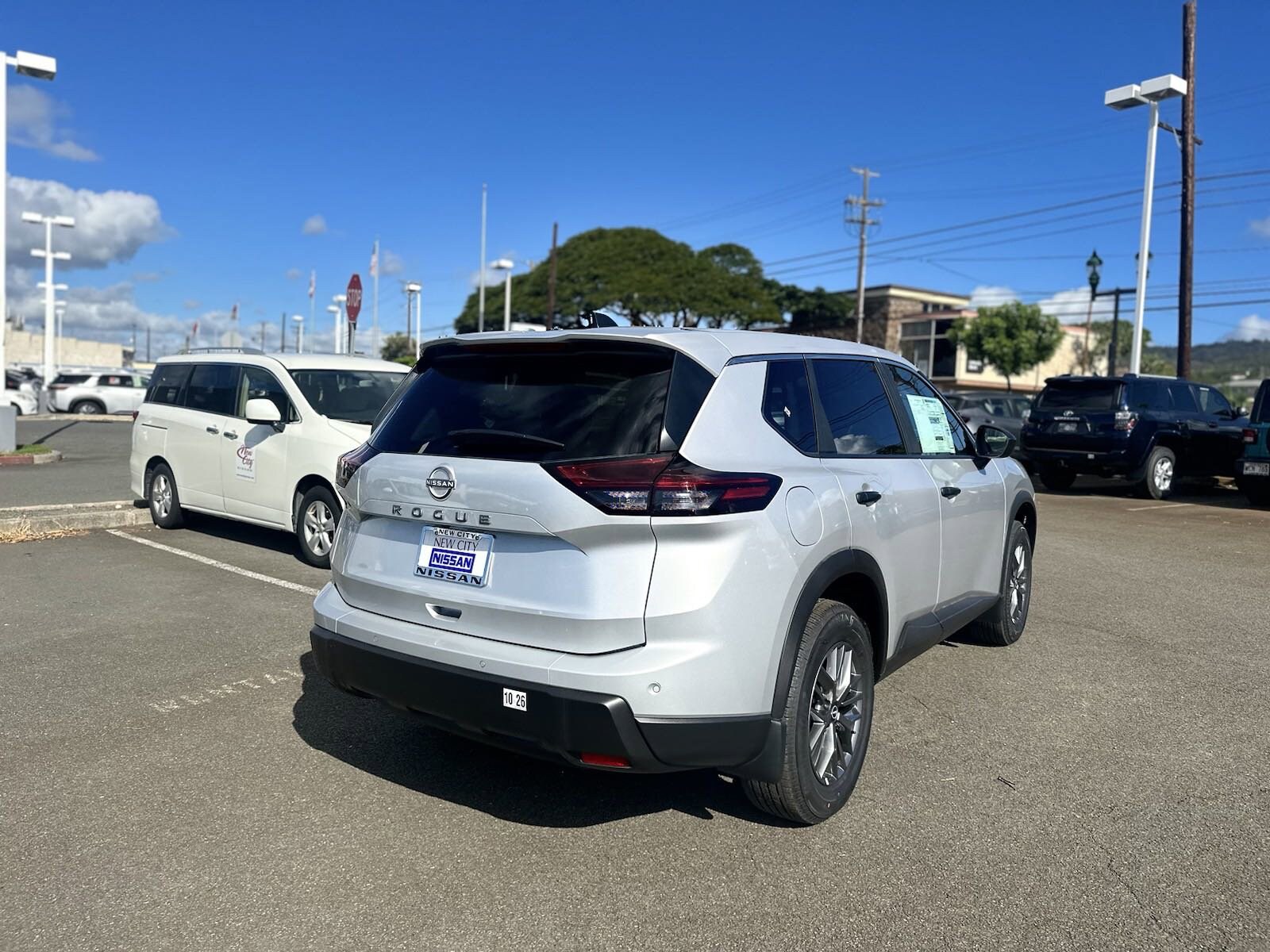 2025 Nissan Rogue S photo 3