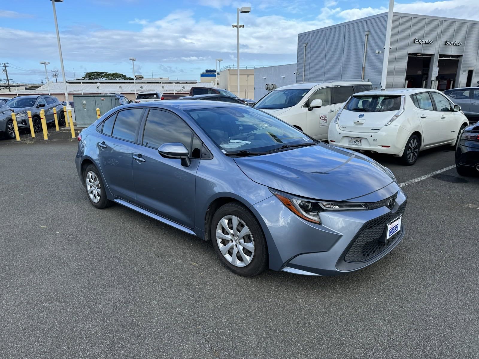 Used 2020 Toyota Corolla LE with VIN JTDEPRAE7LJ017599 for sale in Honolulu, HI