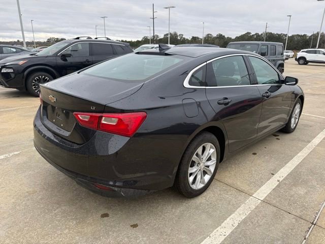 2023 Chevrolet Malibu 1LT photo 2