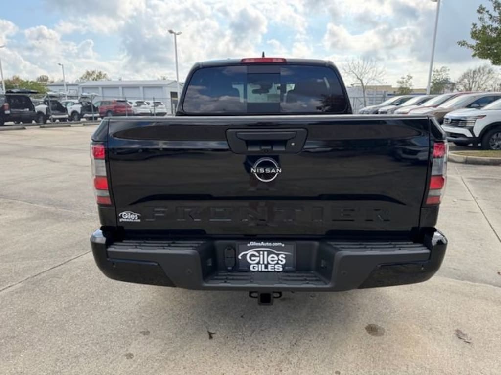 New 2026 Nissan Frontier SV Truck Crew Cab