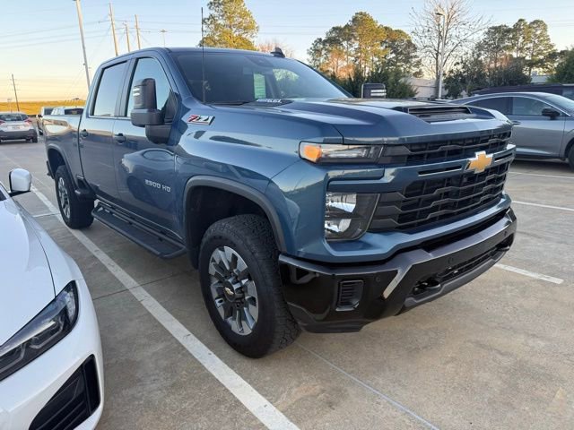 2025 Chevrolet Silverado 2500HD Custom's photo