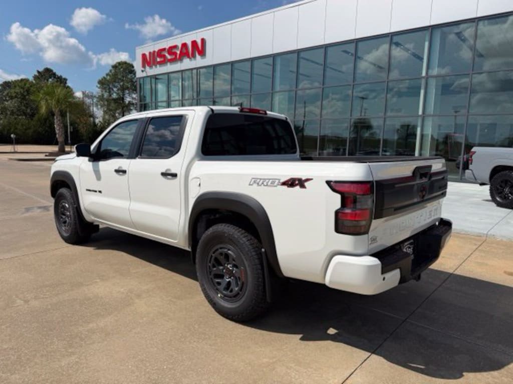 New 2027 Nissan Frontier PRO-4X Truck Crew Cab