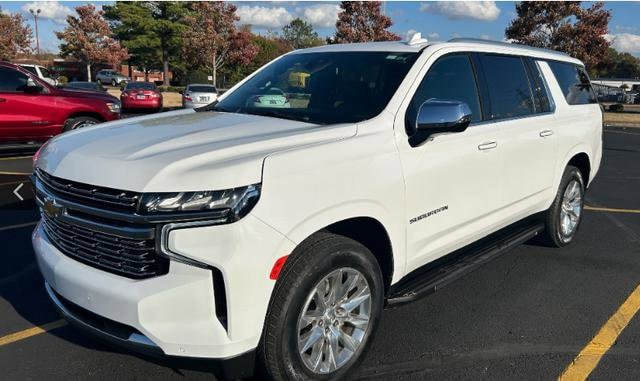 2023 Chevrolet Suburban Premier's photo