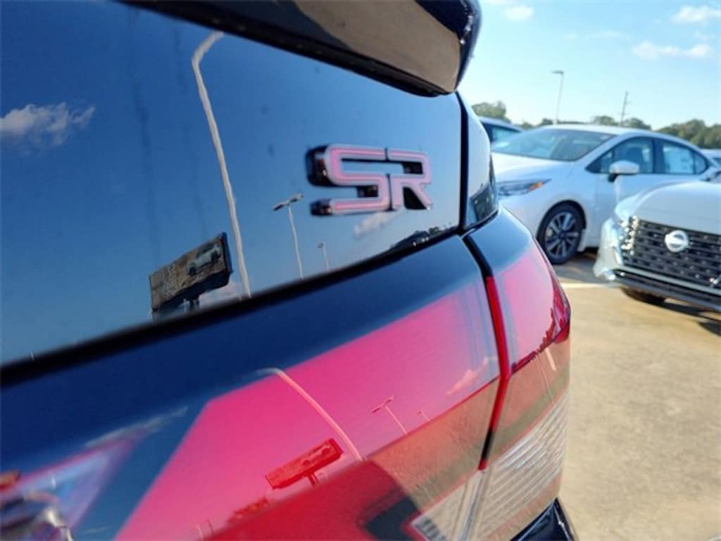 New 2025 Nissan Versa 1.6 SR Sedan